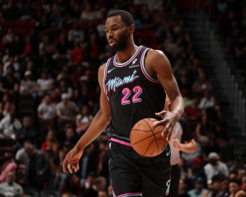 开云入口-复出状态可以！维金斯半场5中4&amp;三分2中1拿到9分3板2断1帽