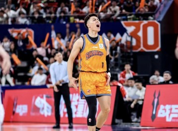 kaiyun体育app-李添荣：恢复期间无法登场很难熬，比赛中一直怒吼嗓子都哑了