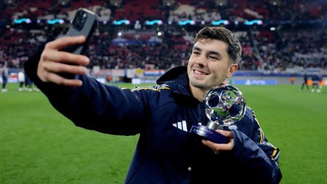 1707876031968056336.jpg 32.jpg